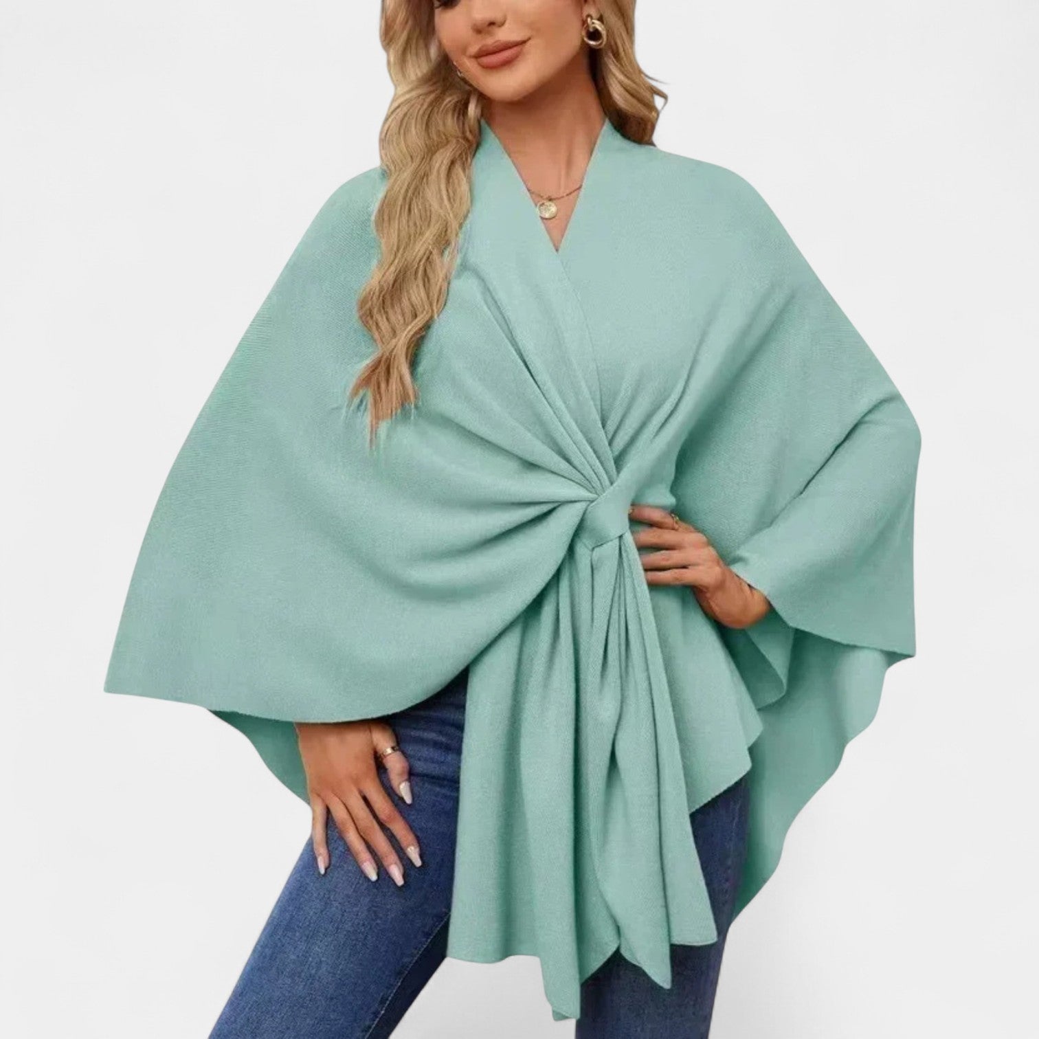 Daniela – elegantní pončo s jemným splývavým střihem a mašlí