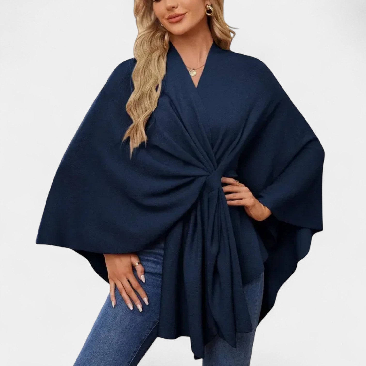 Daniela – elegantní pončo s jemným splývavým střihem a mašlí