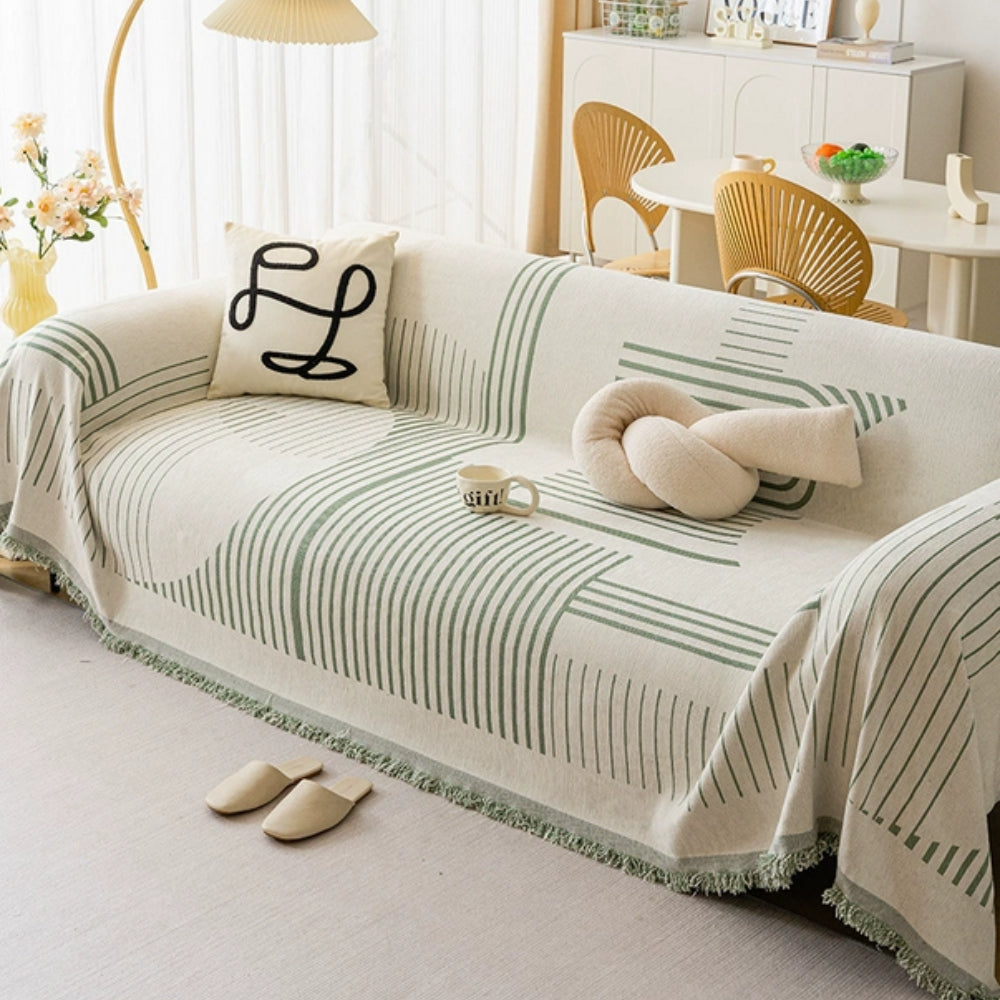 Minimalistický přehoz na pohovku s geometrickým vzorem