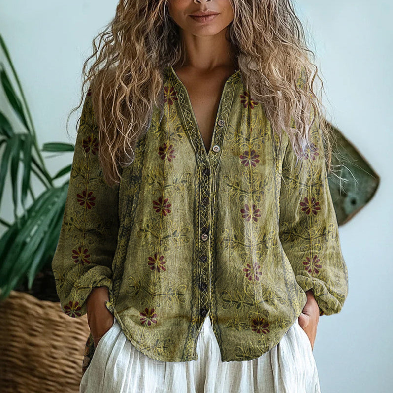 Klára – Elegantní blůza s vintage potiskem a jemnými detaily